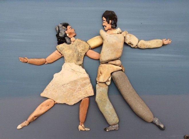 Художник составляет удивительно реалистичные картины из камней найденных на пляже