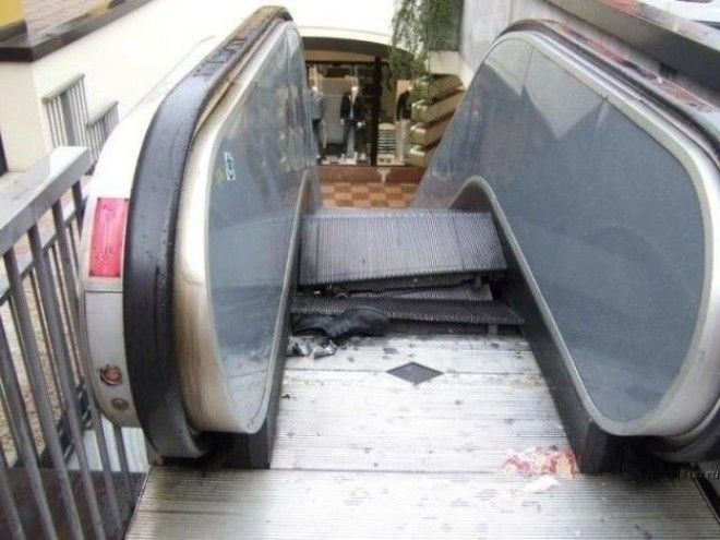 Несколько весомых причин до чертиков бояться эскалаторов ноги обувь эскалатор