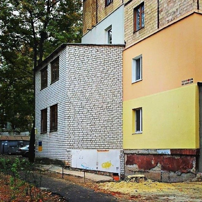 В Харькове рядом с панельным домом построили гаражик прикол своими руками сделай сам юмор