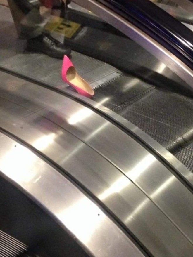 Несколько весомых причин до чертиков бояться эскалаторов ноги обувь эскалатор