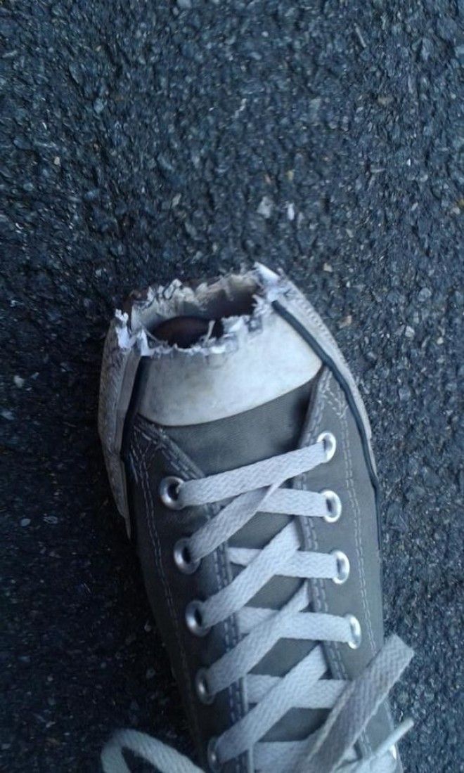 Несколько весомых причин до чертиков бояться эскалаторов ноги обувь эскалатор