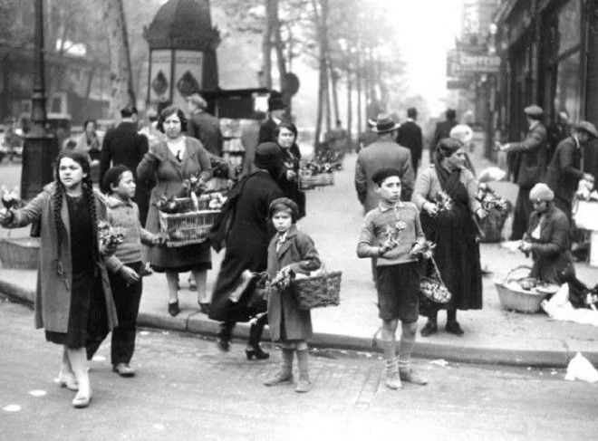 20 завораживающих чёрно белых фотографий из жизни парижан в 1920 х годах