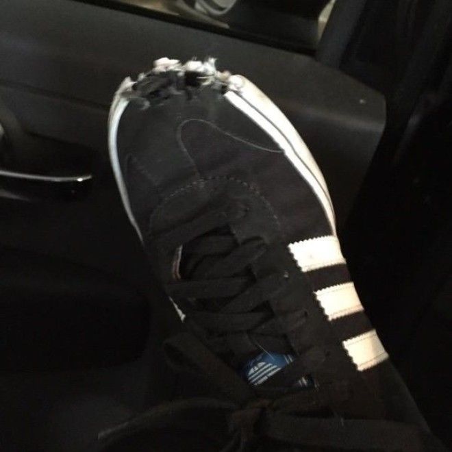 Несколько весомых причин до чертиков бояться эскалаторов ноги обувь эскалатор