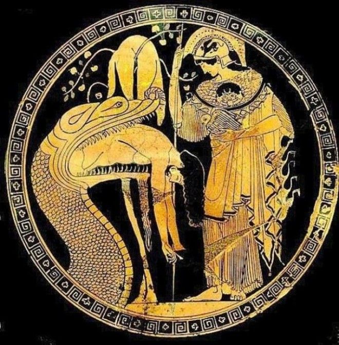 Афина, одетая в эгиду с изображением головы Горгоны Медузы (музей Ватикана). / Фото: thevintagenews.com Афина одетая в эгиду с изображением головы Горгоны Медузы музей Ватикана Фото thevintagenewscom