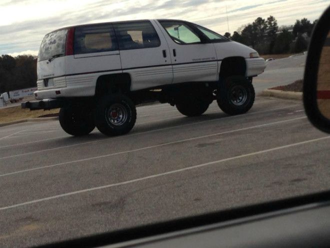 Странный автомобиль. Странный автомобиль