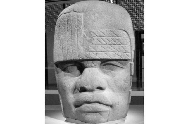 Голова №4 из Сан-Лоренцо во время выставки в Музее Янга в Сан-Франциско. Голова 4 из СанЛоренцо во время выставки в Музее Янга в СанФранциско