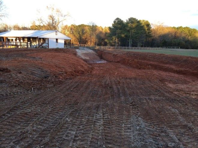 Для пруда выл вырыт котлован Фото imgurcoma5JVoTR7pfR1j