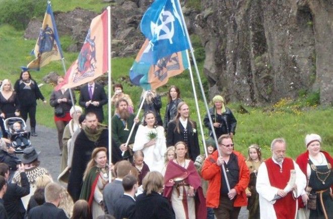 Церковь Тора и Одинафото listversecom