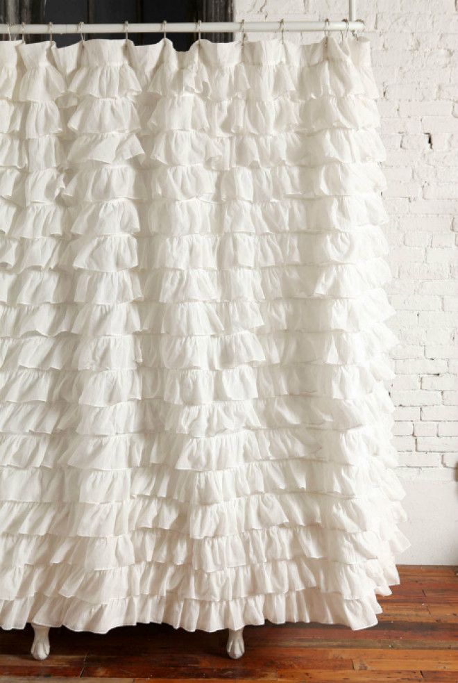 Белая штора с оборками