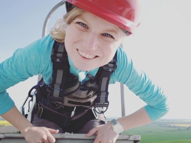 14 В профессию идут не только мужчины круто опасная работа фото электрик электромонтажник