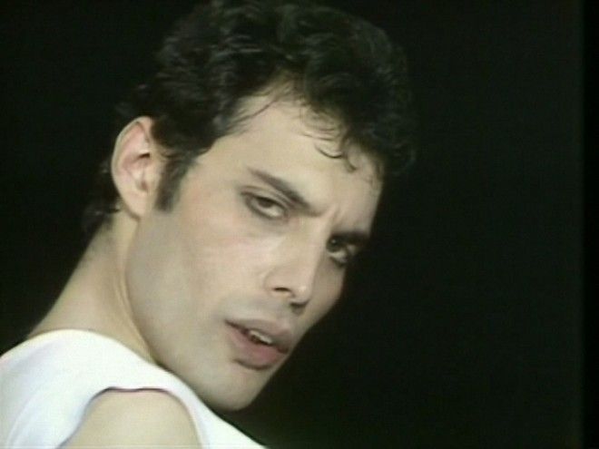 Редкие фото и мудрые мысли о жизни Великого Притворщика Фредди Меркьюри