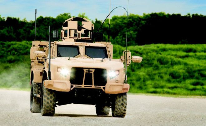 Дефолтовое вооружение&nbsp;JLTV два крупнокалиберных пулемета и пушка установленная на независимом лафете