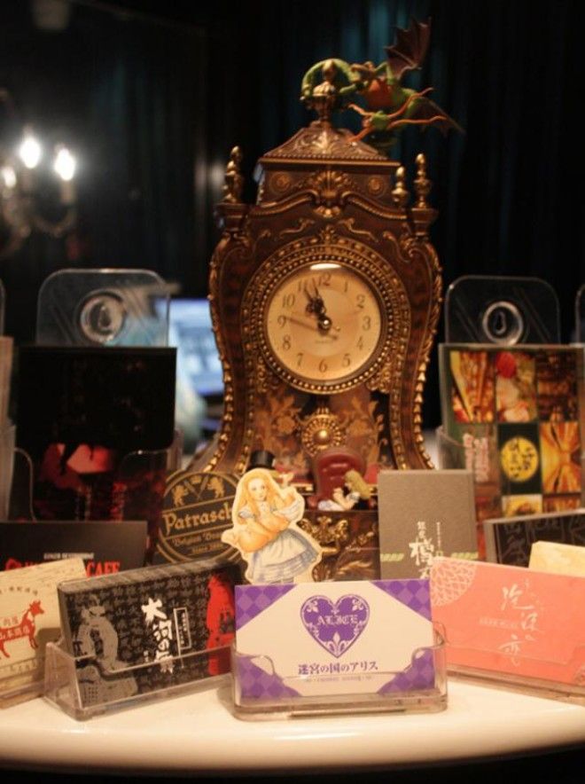 Ресторан Алиса в стране чудес в Токио который тебя поразит