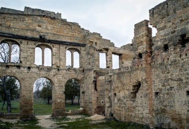 Руины Волчьего логова поместья Панкеевых в Васильевке под Одессой Фото obozrevatelcom
