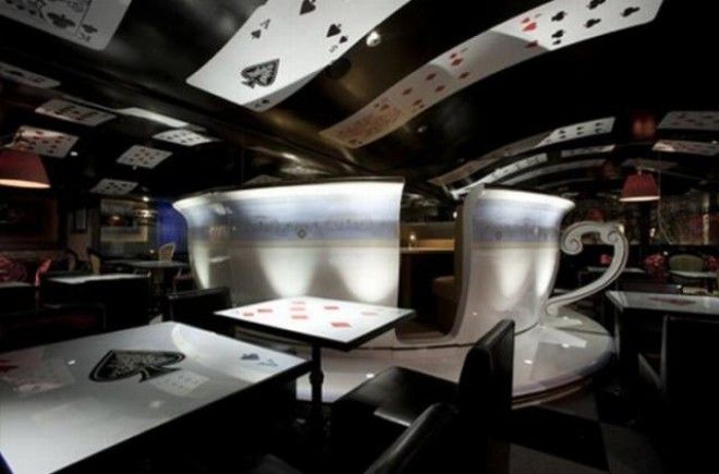 Ресторан Алиса в стране чудес в Токио который тебя поразит