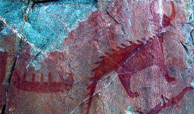 Мишепишу Люди Оджибве живущие у Великих озер назвали своего личного монстра Мишепишу большая рысь Считалось что эта тварь умеет вызывать волны и даже топить рыбацкие лодки Внешность Мишепишу описывали поразному сходясь только в наличии чешуи и костистых выступов на голове и спине зверя