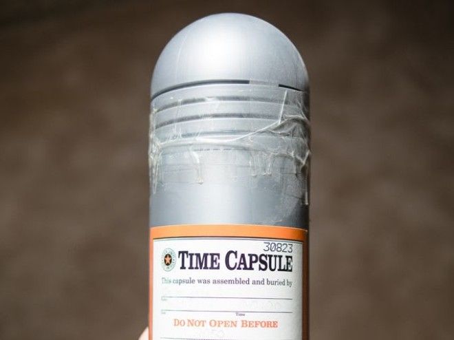 Каким было первое название капсулы времени