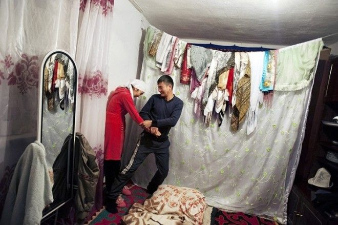 Киргизские пленницы: дикий обряд похищения невесты похищение невесты Кыргызстан Киргизия пленницы традиция