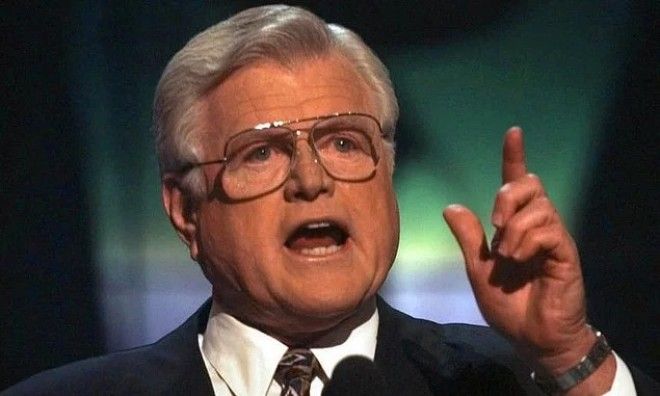 10 отвратительных фактов об известных людях