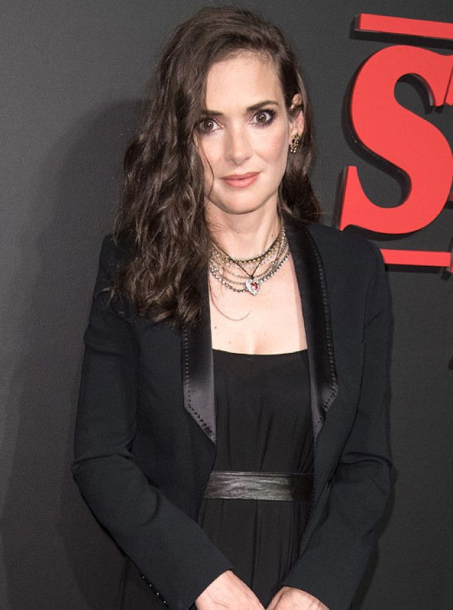 5 знаменитостей которые выросли в сектах