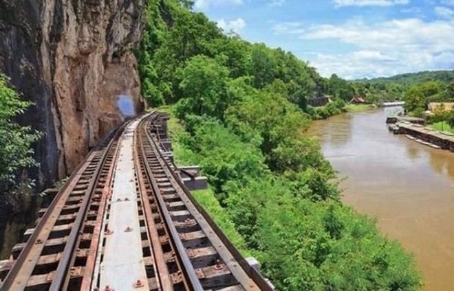 Завораживает и пугает Железная дорога Смерти