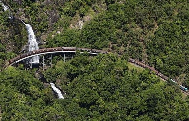 Завораживает и пугает Железная дорога КурандаСценик