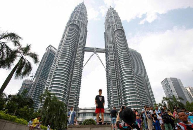 Гиганты из железа. стекла и бетона!